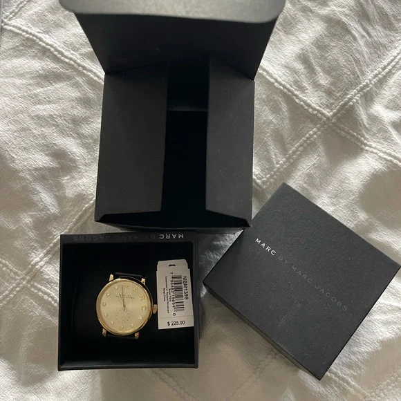 Marc Jacobs Watch - Picture 2 of 8